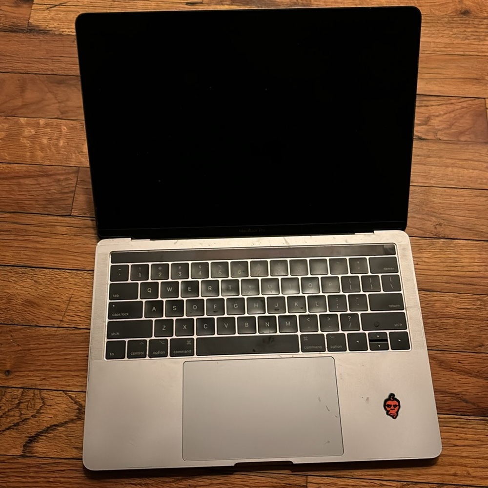 Apple MacBook Pro - Picture 2 of 5